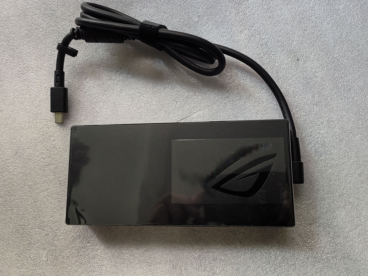 NEW 20V 19A Rectangle Conn 380 - Pc Gaming Asus Rog recension och pris